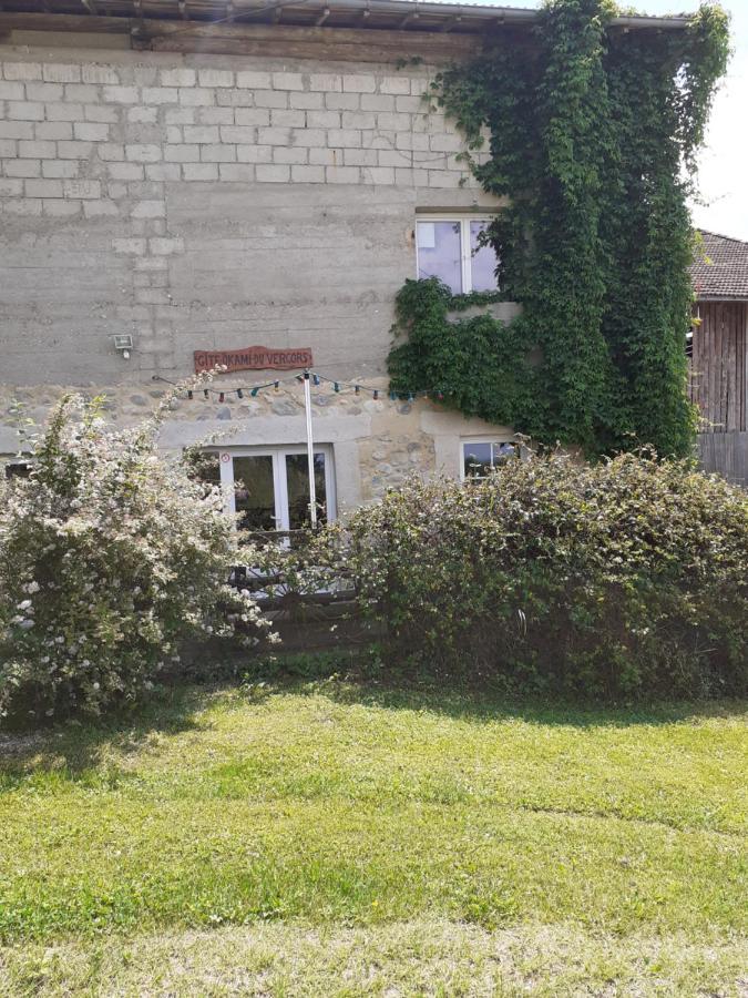 Okami Du Vercors Saint-Laurent-en-Royans Exterior foto
